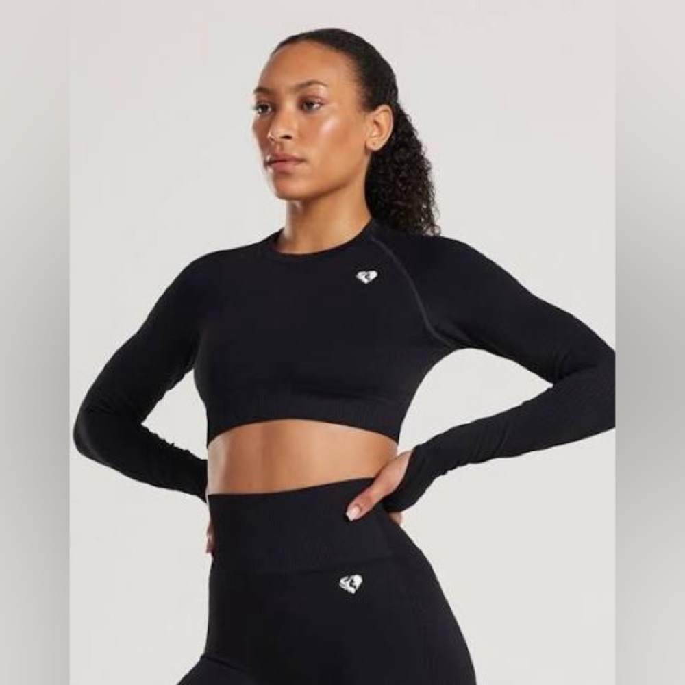 Women’s Best Cropped Long Sleeve Workout Top Medium Black